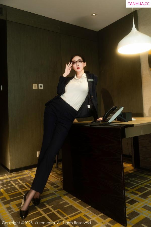 陈怡曼 叶媚儿Amei [XiuRen]高清写真图 2023.11.21 No.7691 陈怡曼 美腿美臀第6张图片